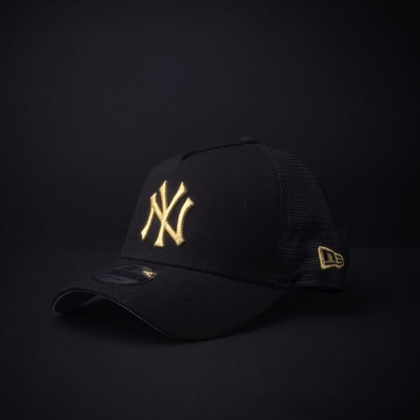 Gorra New Era 9Forty A-Frame  New York Yankees Negra/Dorado