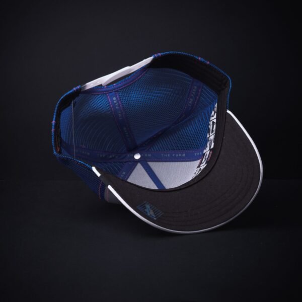 Gorra Goorin Bros Trucker  Black Sheep  Blanco/Azul Metálico