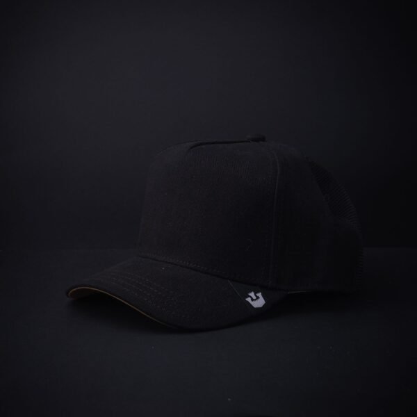 Gorra Goorin Bros Trucker Negra Lisa Mezclilla