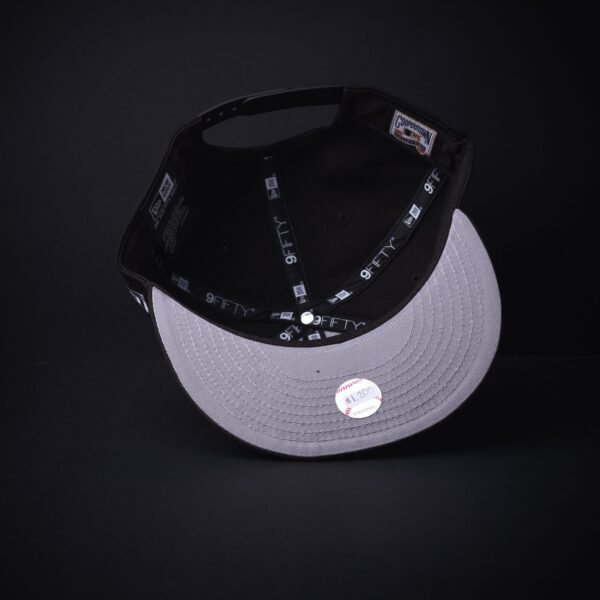 Gorra New Era 9Fifty Oakland Athletics Snapback Color Negra