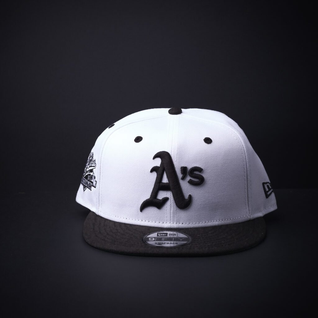 Gorra New Era 9Fifty Oakland Athletics Snapback Color Blanca/Negro