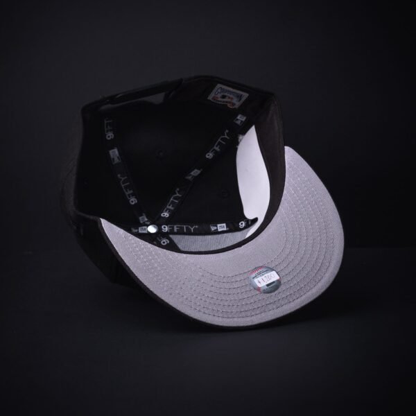 Gorra New Era 9Fifty Chicago Cubs Snapback  Color Negra