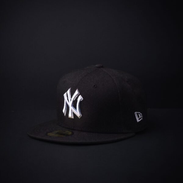 Gorra New Era 59Fifty New York Yankees Exclusiva Cerrada Color Negra