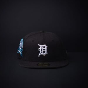 memoria 2-248 Gorra New Era 59Fifty Detroit Exclusiva Cerrada Color Negro