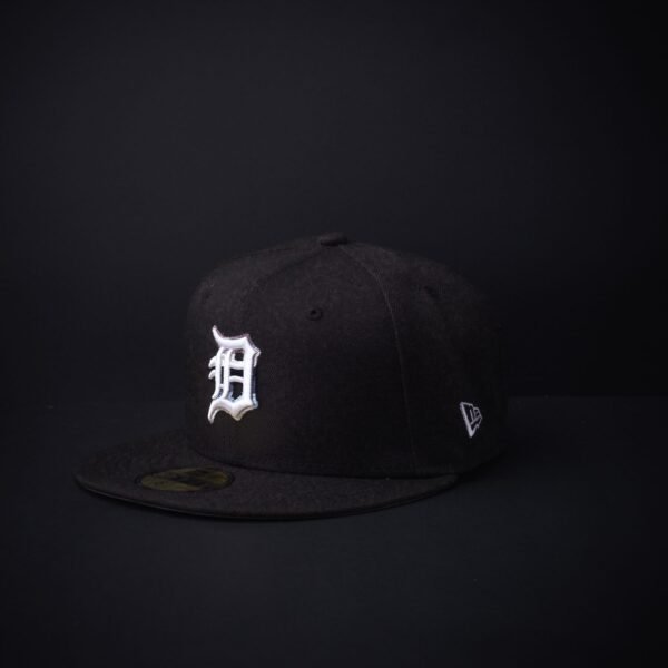 Gorra New Era 59Fifty Detroit Exclusiva Cerrada Color Negro