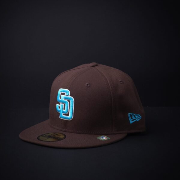 Gorra New Era 59Fifty San Diego Padres  Fathers Day Cerrada Color Cafe