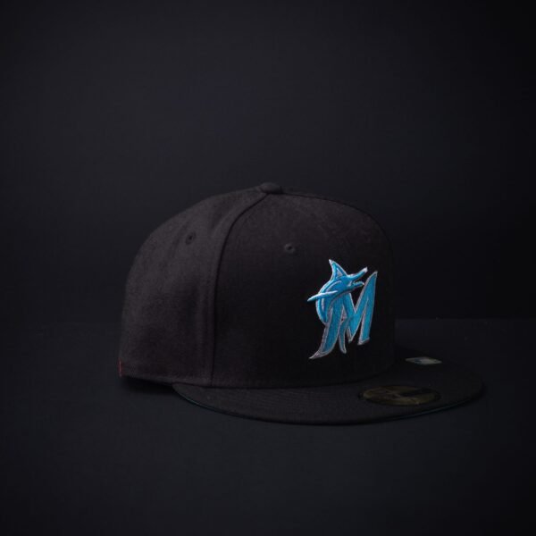 Gorra New Era 59Fifty Miami Marlins Father Day Cerrada Color Negra