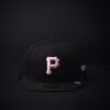 Gorra New Era 59 Fifty Pittsburgh Piratas Mothers Day Cerrada Color Negra