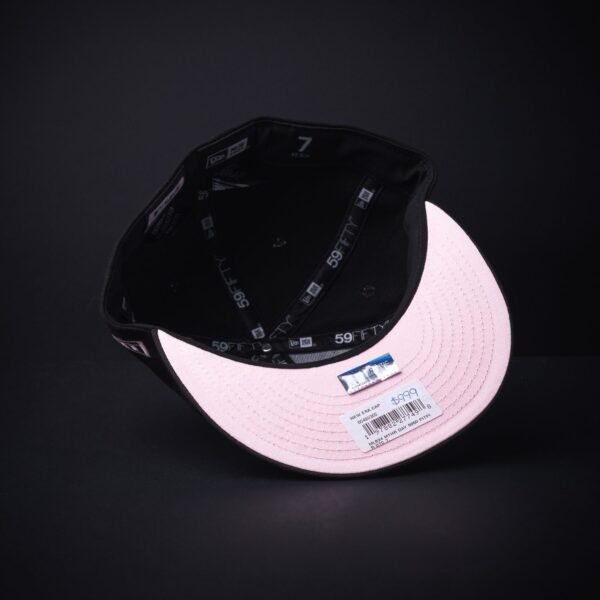Gorra New Era 59 Fifty Pittsburgh Piratas Mothers Day Cerrada Color Negra