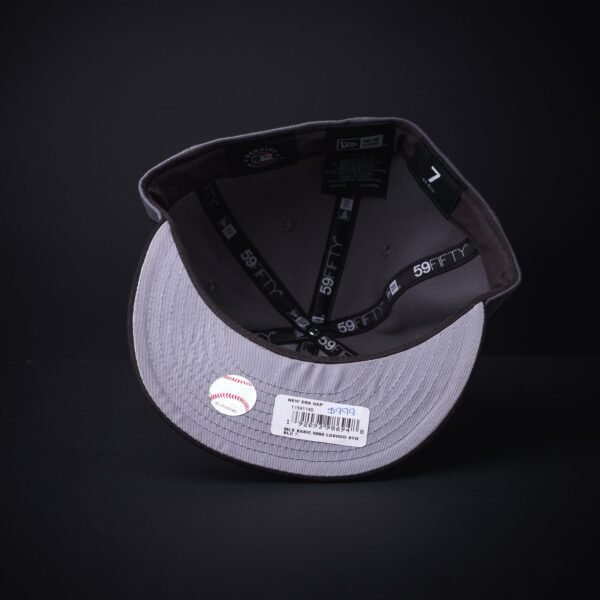 Gorra New Era 59 Fifty Los Ángeles Cerrada Color Gris/Negro