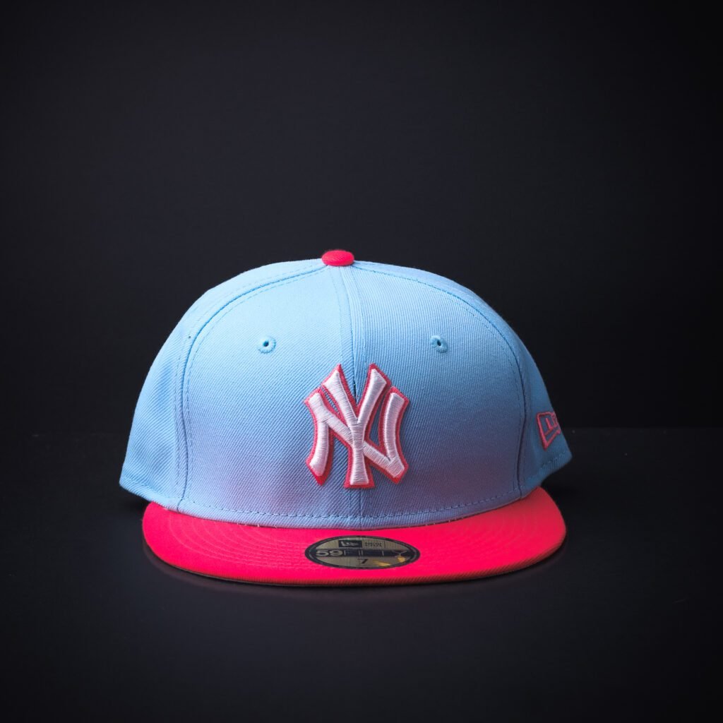 Gorra NewEra 59 Fifty New York Yankees  Cerrada Color Celeste/Rojo