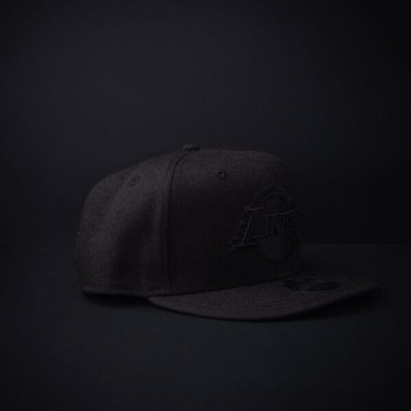 Gorra New Era 9Fifty Los Angeles Lakers NBA  A-Frame Color Negra