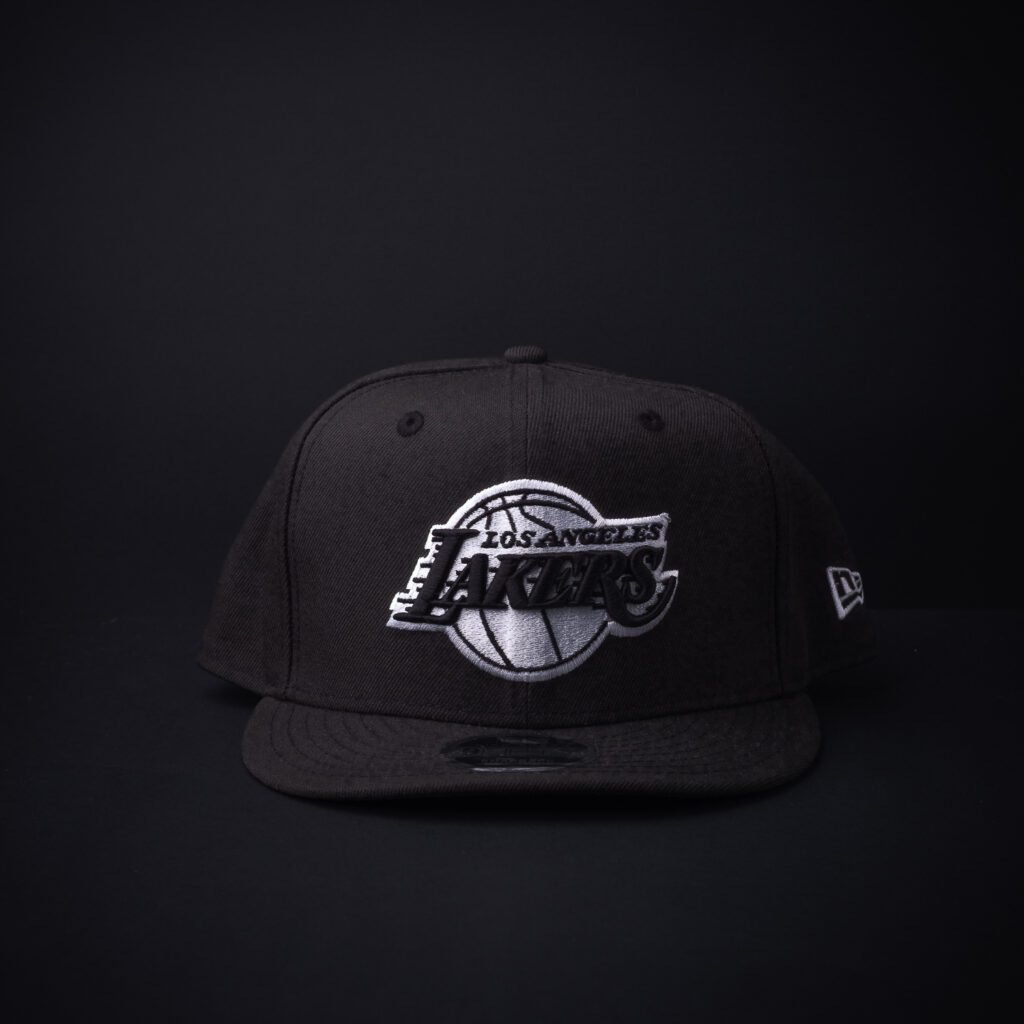Gorra New Era 9Fifty Los Ángeles Lakers NBA A-Frame  Color Negra