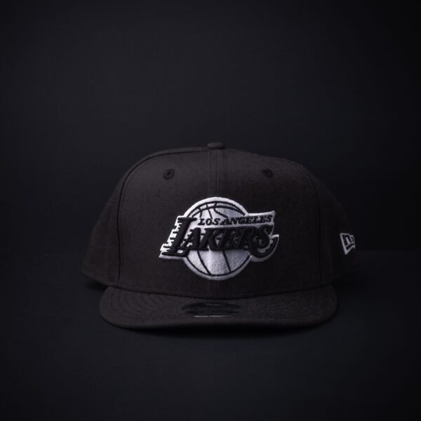 Gorra New Era 9Fifty Los Ángeles Lakers NBA A-Frame  Color Negra