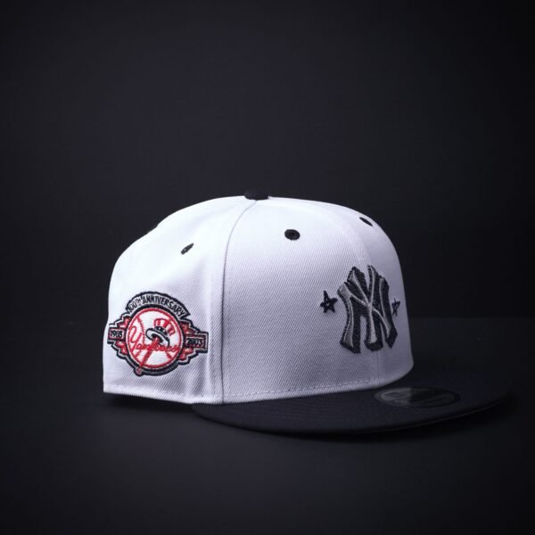 memoria 2-6 Gorra New Era 9Fifty New York Yankees Snapback Color Blanca/Negra
