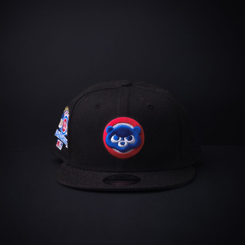 Gorra New Era 9Fifty Chicago Cubs Snapback Color Negra