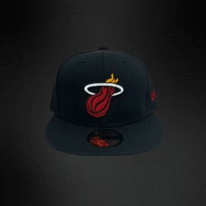 364 Gorra New Era 59Fifty Miami Heat Negra NBA Clasica
