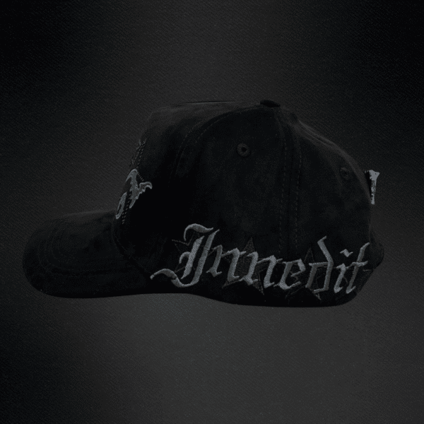 Gorra Innedit x Anymore La Miri Bruce Wayne