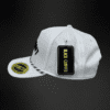 Gorra Black Clover Upside Doun Luck Blanco/Bordado Negro