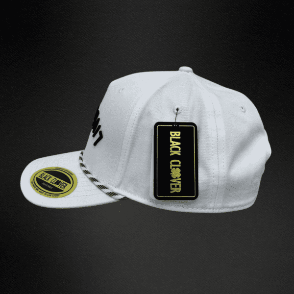 Gorra Black Clover Upside Doun Luck Blanco/Bordado Negro