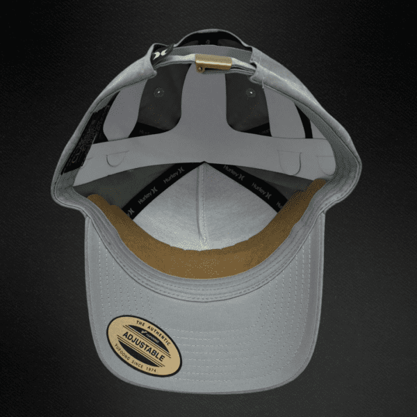 Gorra Hurley Gris/Logotipo Dorado