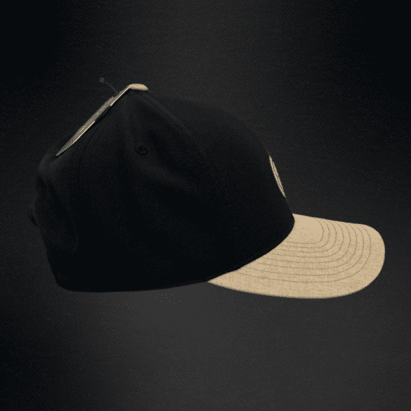 Gorra Black Clover Sharp Luck Negra/Beige