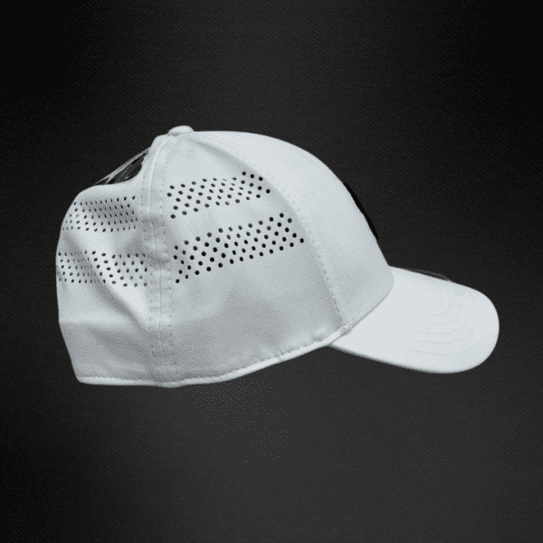 Gorra Black Clover Color Blanco C/Trébol Negro Talla S/M