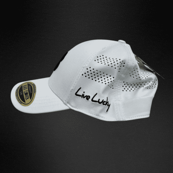 Gorra Black Clover Color Blanco C/Trébol Negro Talla S/M