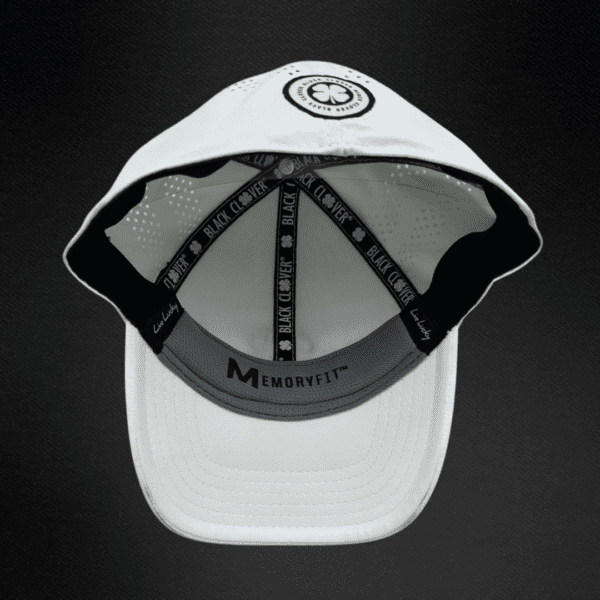 Gorra Black Clover Color Blanco C/Trébol Negro Talla S/M