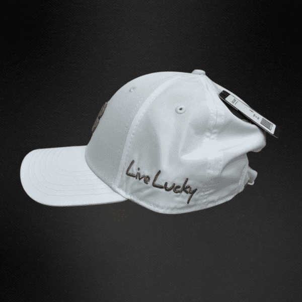 Gorra Black Clover Hollywood 1 En Color Blanco Con Trébol Dorado en 3D