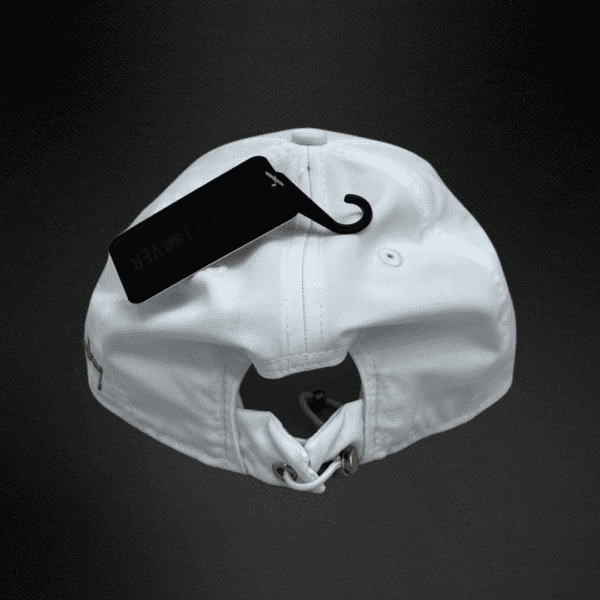 Gorra Black Clover Hollywood 1 En Color Blanco Con Trébol Dorado en 3D