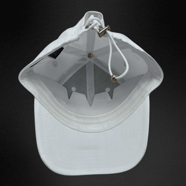 Gorra Black Clover Hollywood 1 En Color Blanco Con Trébol Dorado en 3D