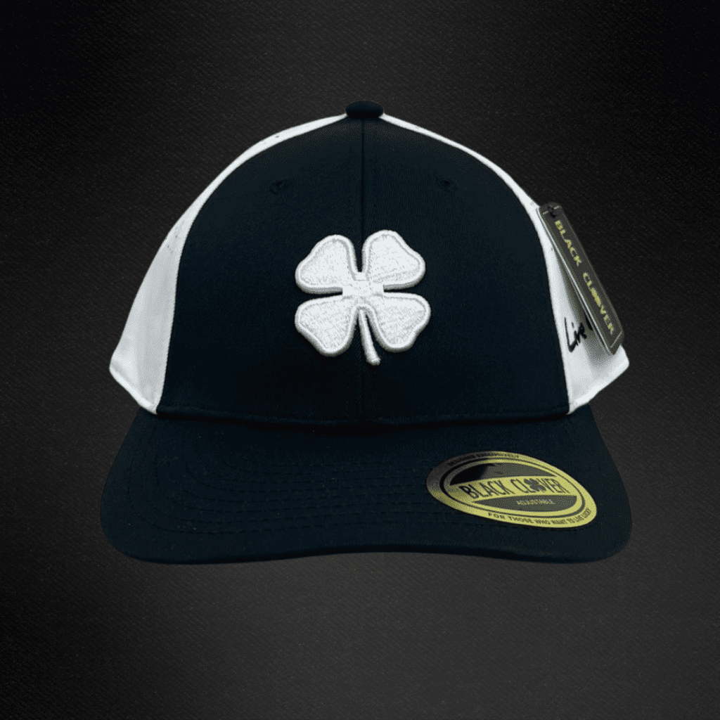 Gorra Black Clover 171 Unisex En Color Azul Marino Con Trébol Blanco