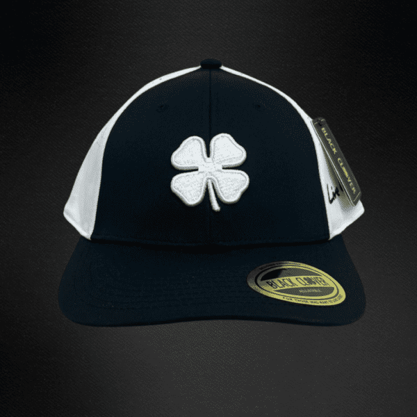 Gorra Black Clover 171 Unisex En Color Azul Marino Con Trébol Blanco