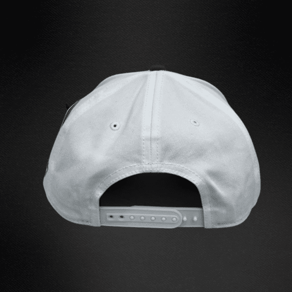 Gorra Black Clover Timeless Blanca/Bordado Cafe