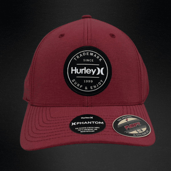 Gorra Hurley Phantom Lock Up Guinda Cerrada Talla S/M