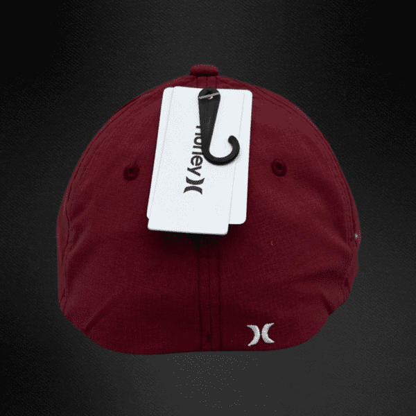 Gorra Hurley Phantom Lock Up Guinda Cerrada Talla S/M